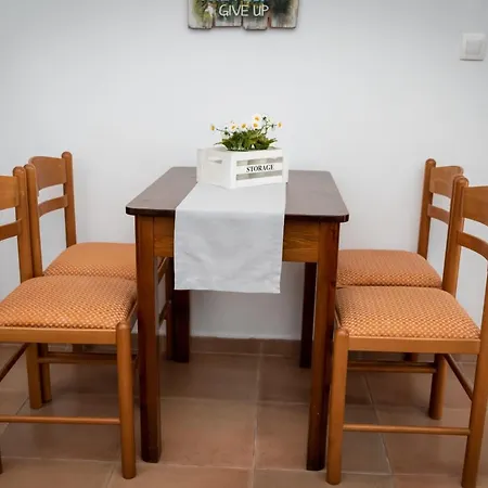 Panos Apartamento *